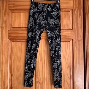 Lularoe Women’s OS Black Leggings Shoe Pattern